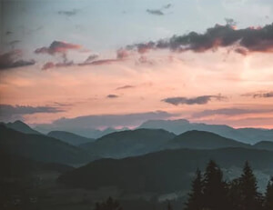 马其顿队在对阵法罗群岛的比赛中大获全胜