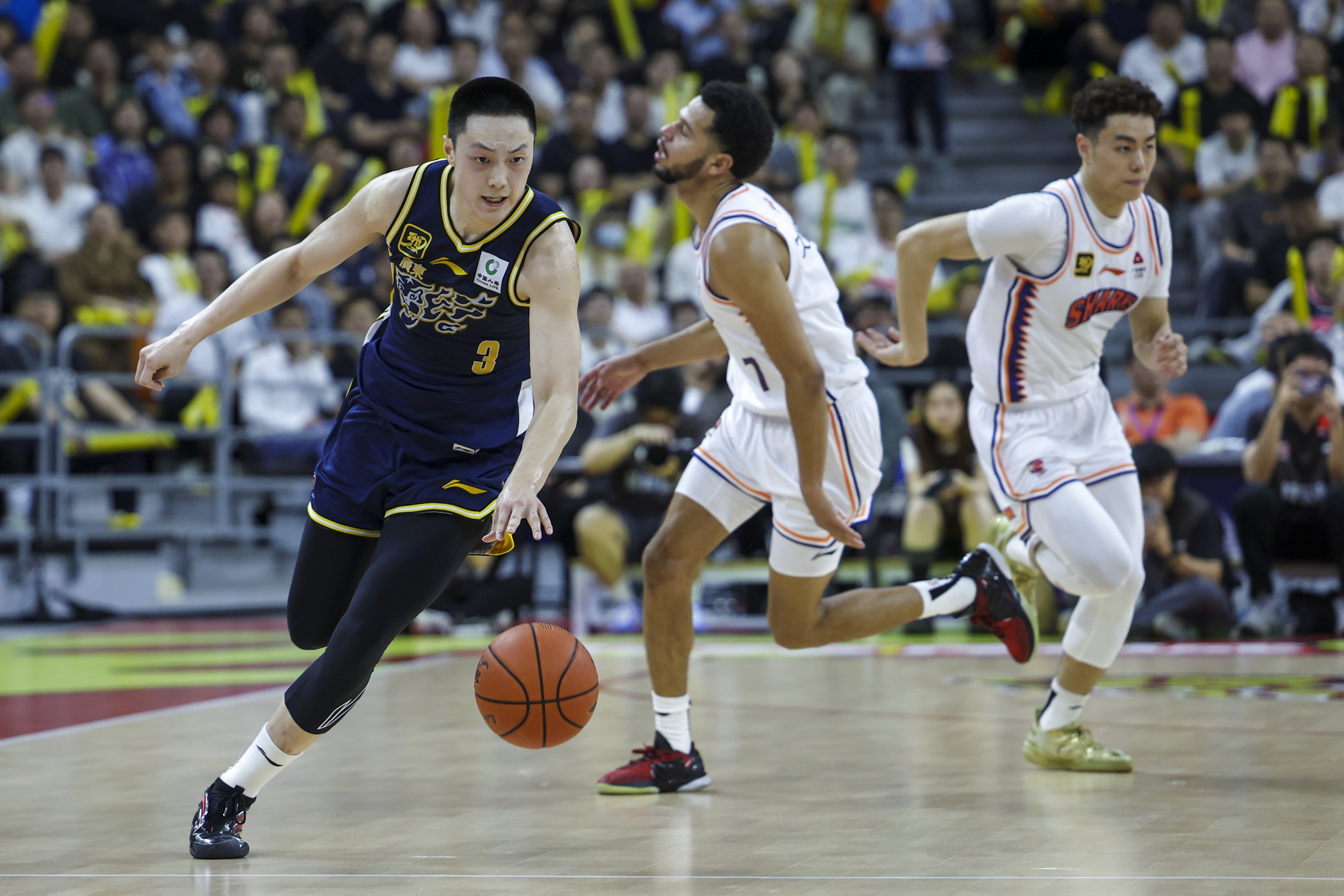 关于广东队成为本场最大亮点，CBA季后赛瞬间破防，三杀的信息