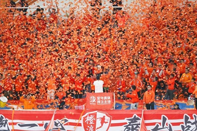 北京队迎战济南鲁能队，场上对决激烈纷争的简单介绍