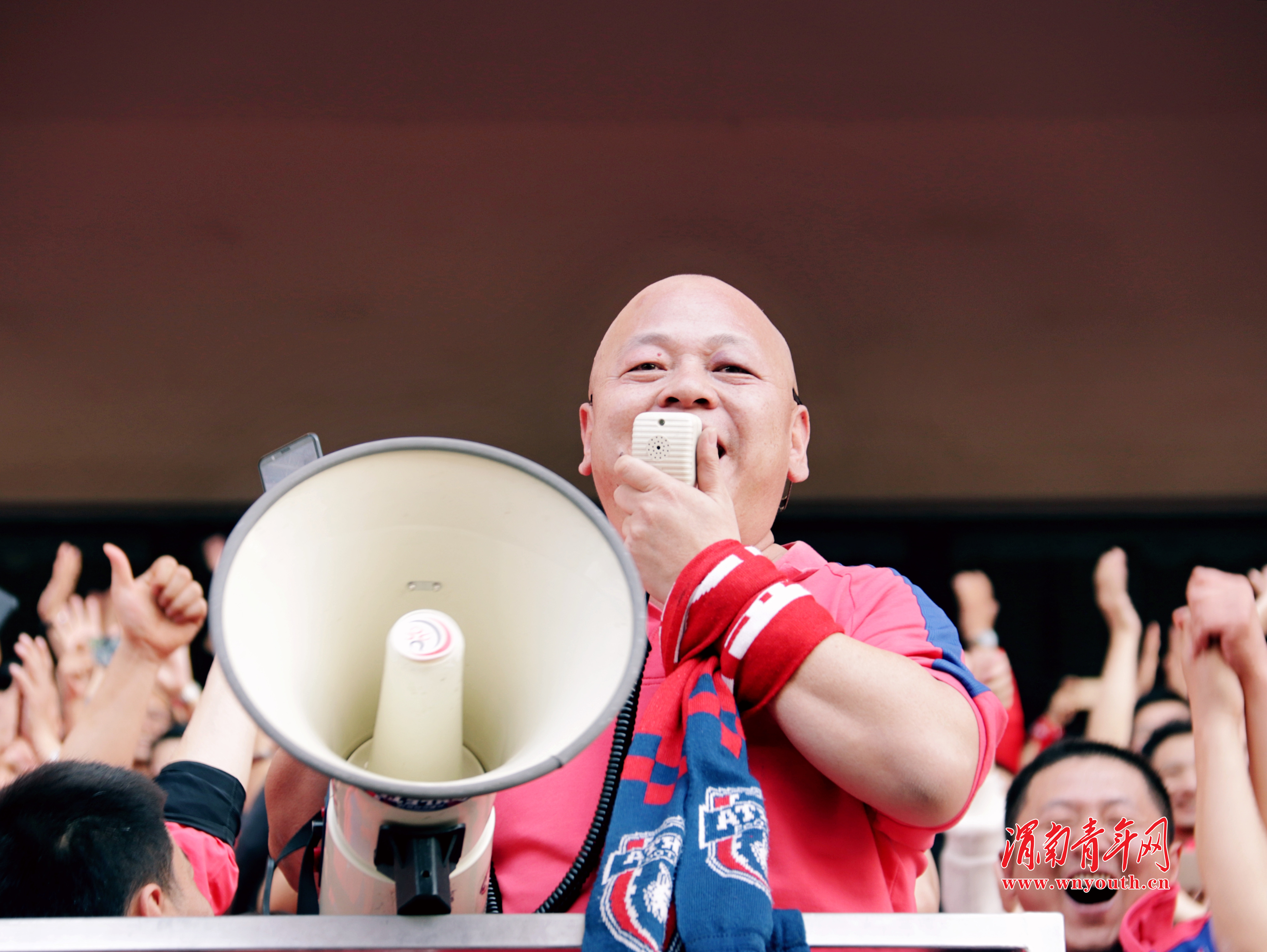 包含重庆力帆客场大胜青岛黄海，迎来胜利的词条