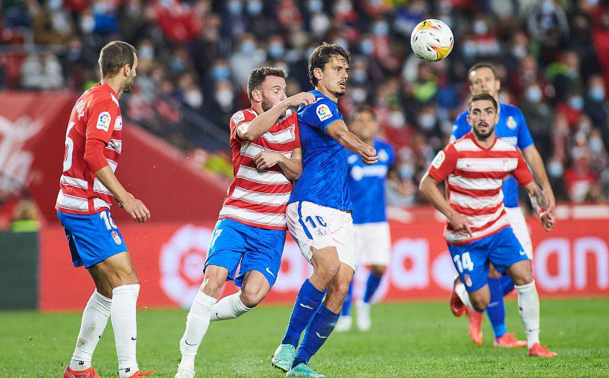 摩纳哥迎战波尔多,抢夺胜利