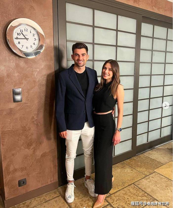 超级巨星女友登场助威！助跑奥尼尔火力全开