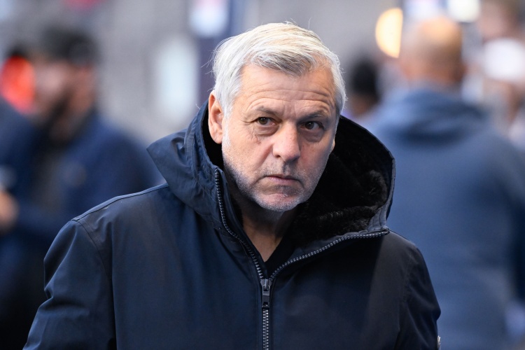 包含里尔队主帅痛失宝贵三分，球队战绩略有波动的词条