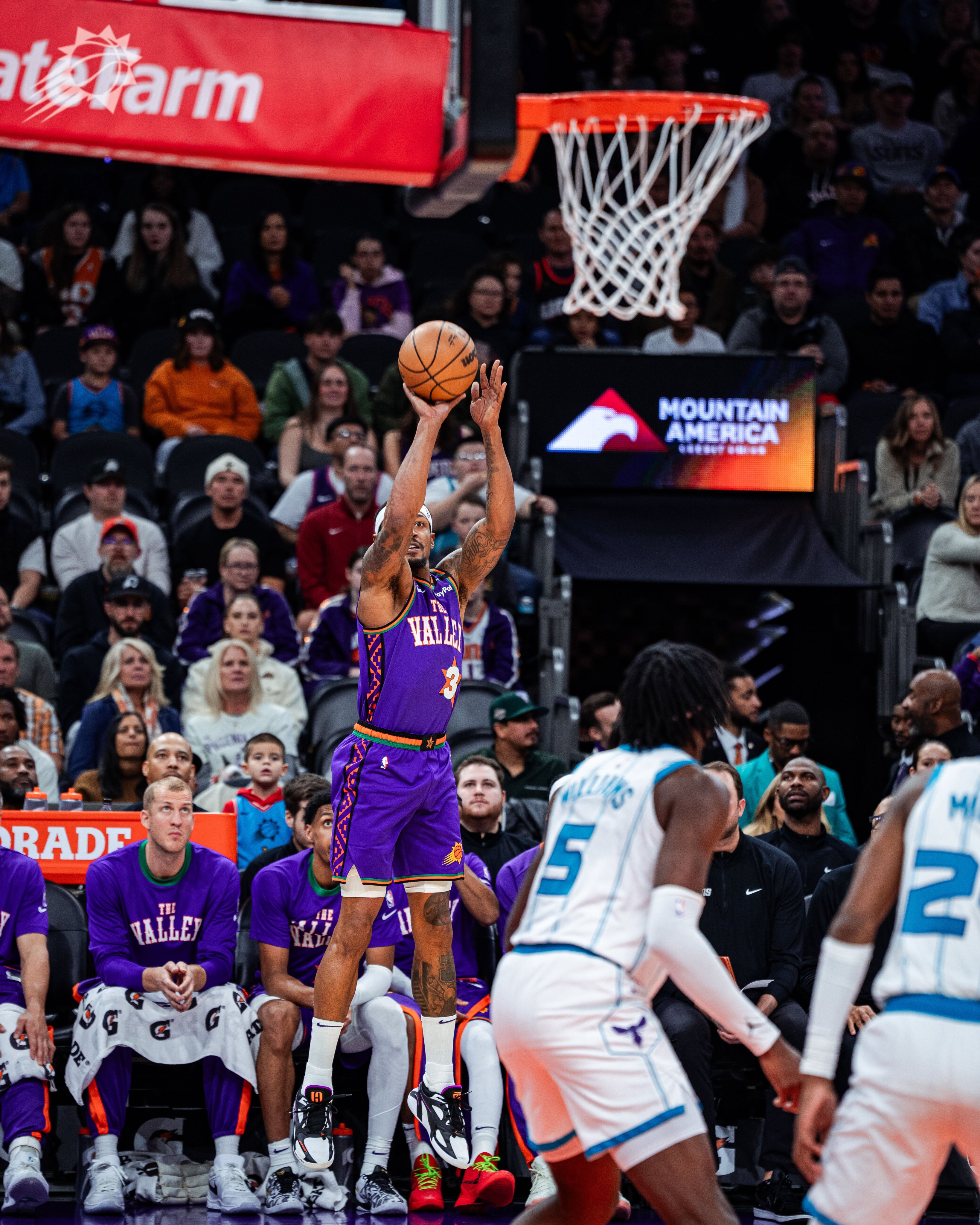 黄蜂队球星因伤缺席季后赛首场比赛的简单介绍