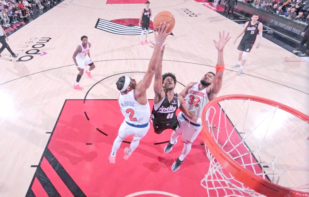 开拓者再战尼克斯，力争胜利