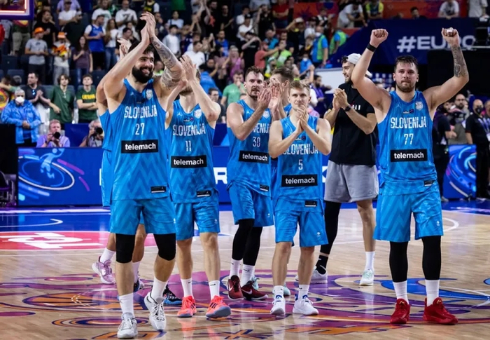 关于斯洛文尼亚逆袭波黑，小组晋级前景一片光明的信息