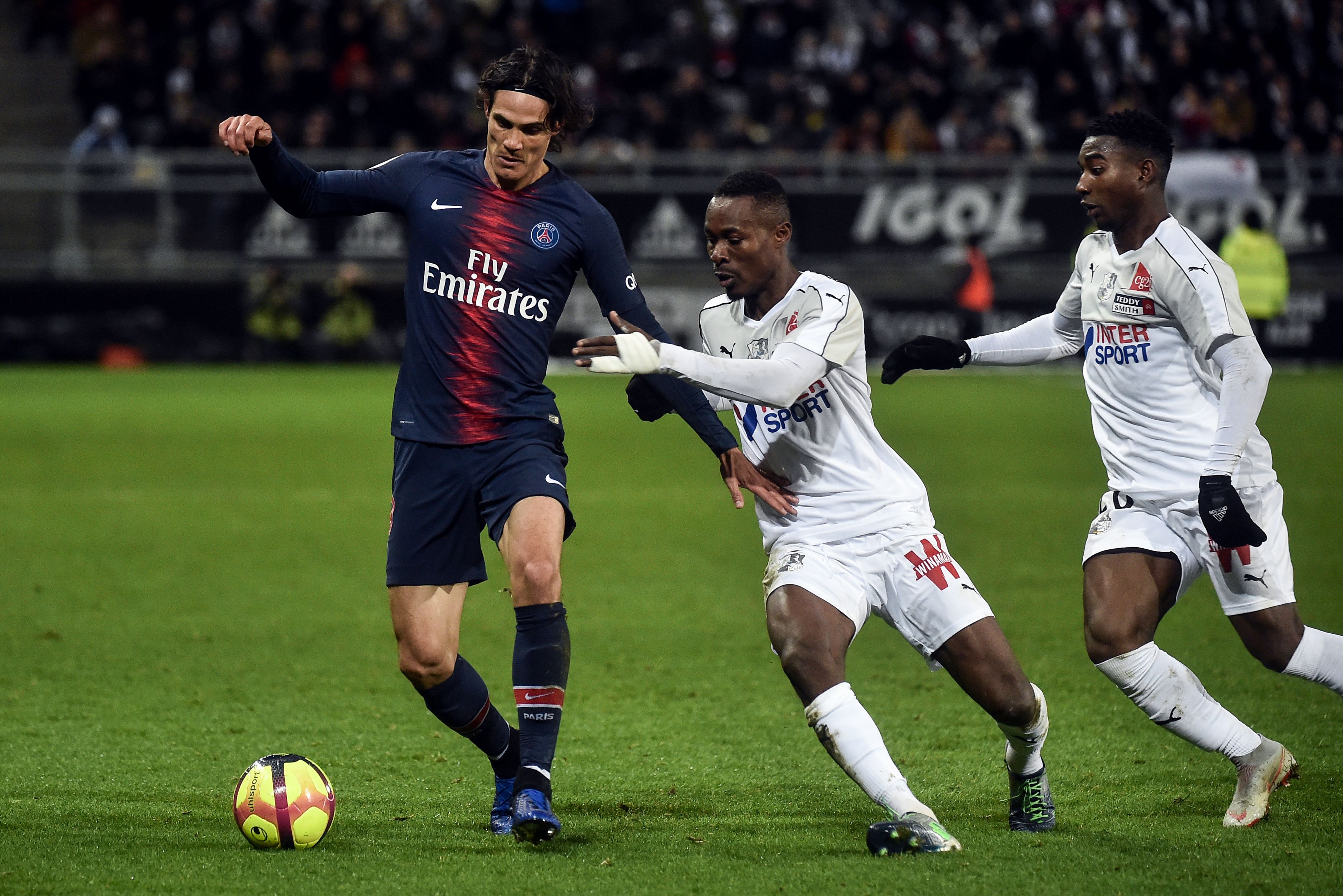 星空体育地址-包含亚眠联赛连胜，法甲中游实力逐渐凸显的词条