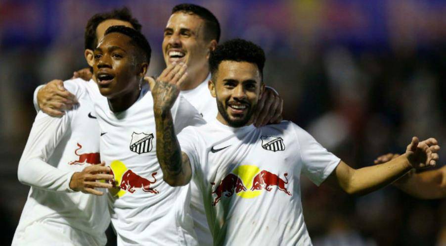 包含黎巴嫩队连败，士气跌入低谷的词条